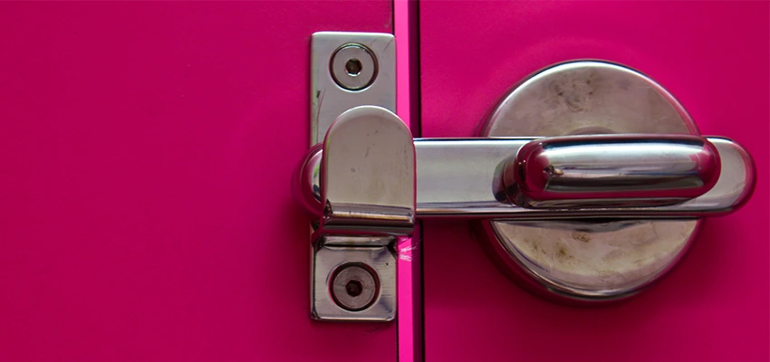 Childproof Gate Lock in Calimesa, California